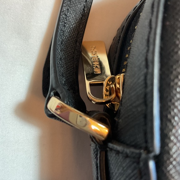 NWOT Michael Kors Black Crossbody Bag with Gold Chain - Picture 4 of 6